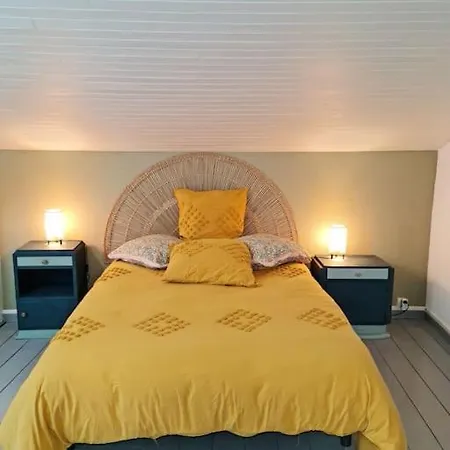 La Parenthese Maison De A *